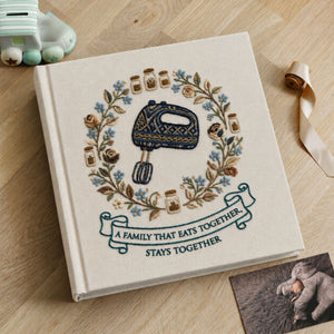 Family Recipe Book Heirloom Cookbook Kitchen Keepsake A Family That Eats Together Stays Together Recipe Journal for Mom Grandma or Home Cook